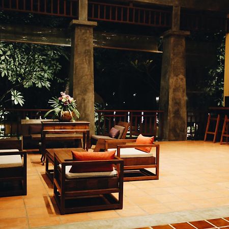 Hotel De L'Amour Sha Plus Prakhon Chai Ngoại thất bức ảnh