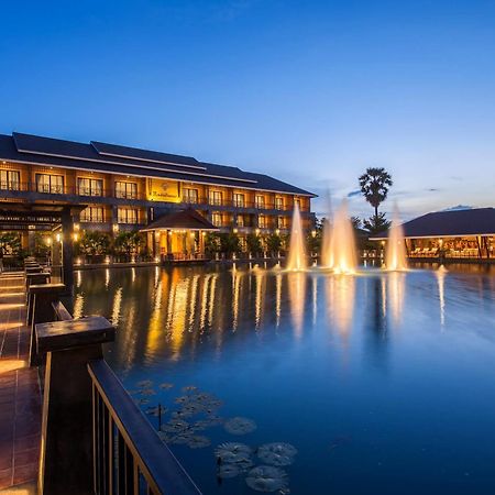 Hotel De L'Amour Sha Plus Prakhon Chai Ngoại thất bức ảnh