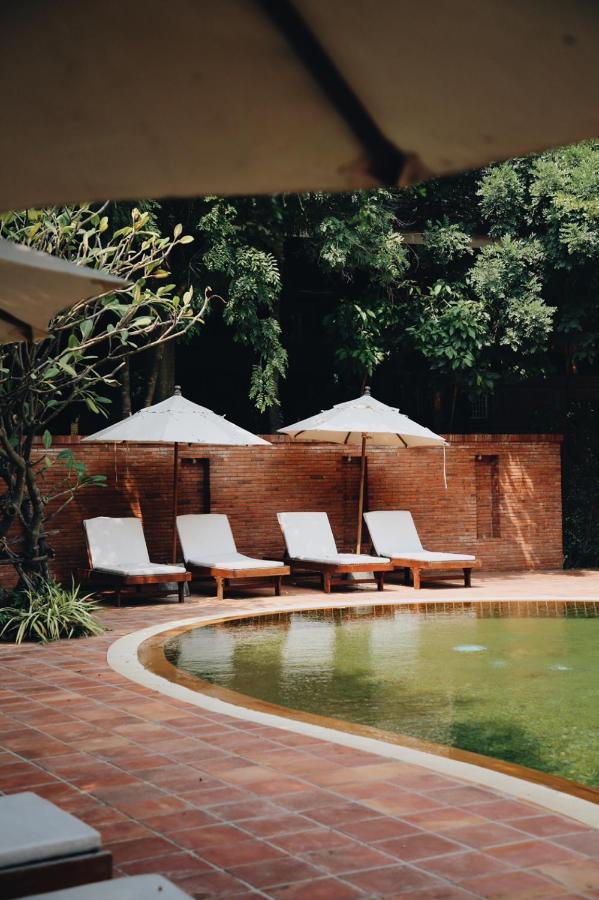 Hotel De L'Amour Sha Plus Prakhon Chai Ngoại thất bức ảnh