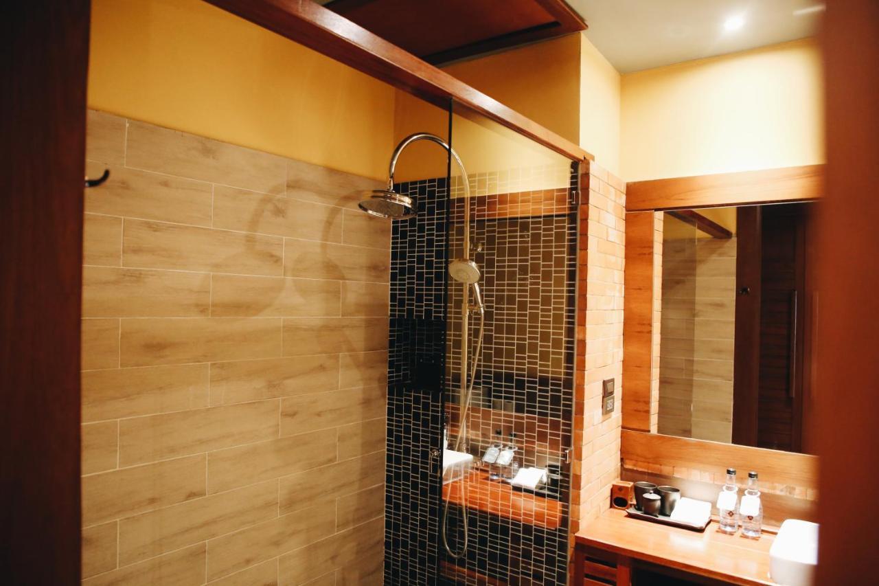 Hotel De L'Amour Sha Plus Prakhon Chai Ngoại thất bức ảnh