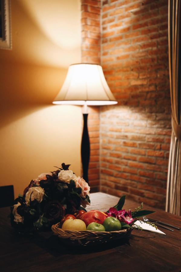 Hotel De L'Amour Sha Plus Prakhon Chai Ngoại thất bức ảnh
