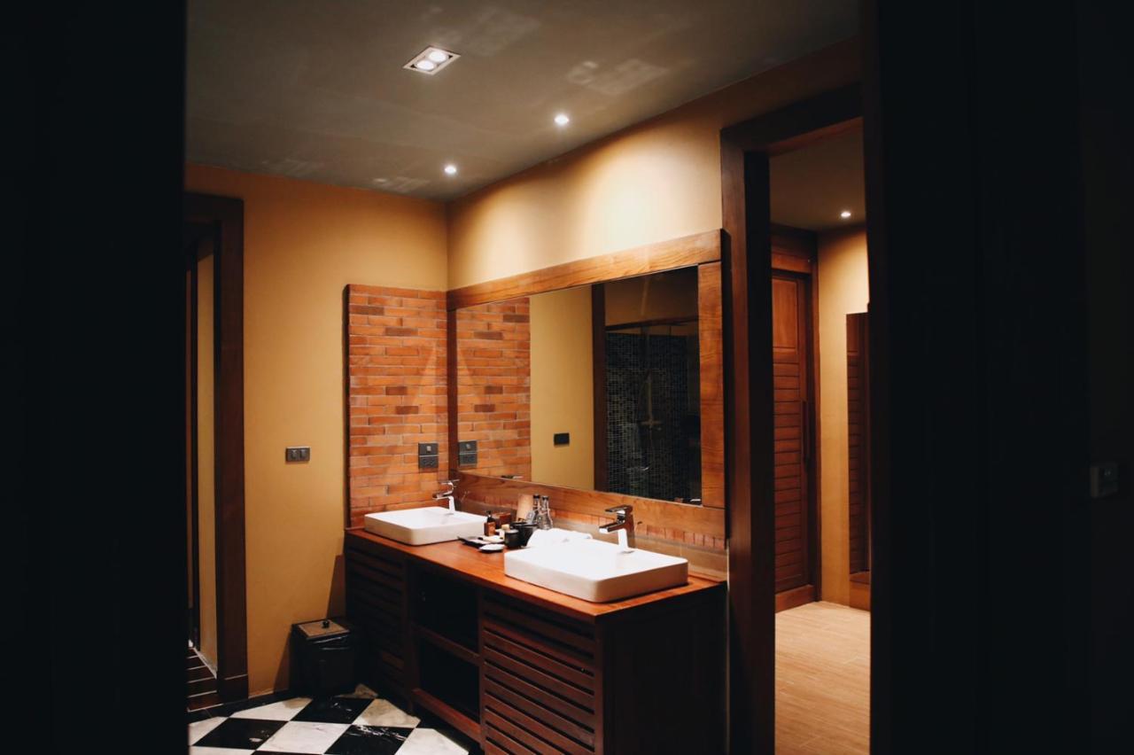 Hotel De L'Amour Sha Plus Prakhon Chai Ngoại thất bức ảnh