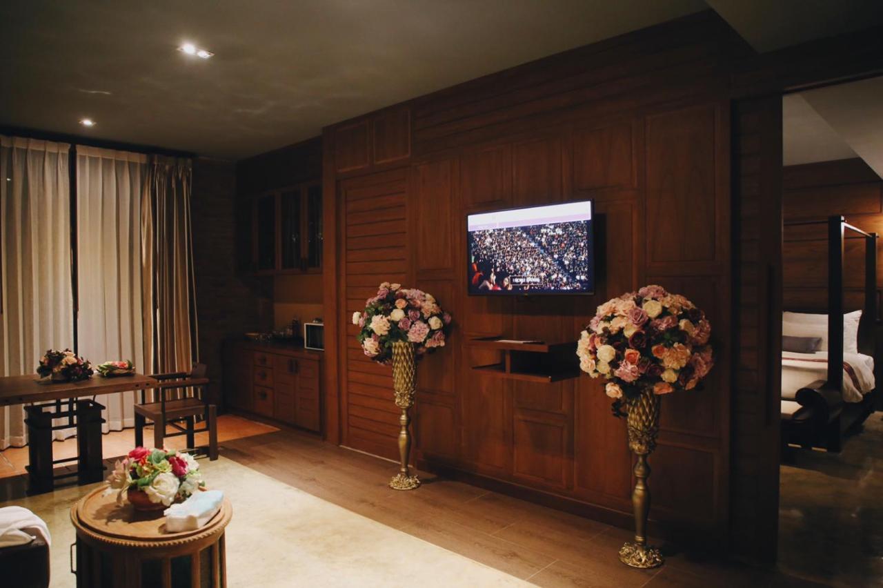 Hotel De L'Amour Sha Plus Prakhon Chai Ngoại thất bức ảnh