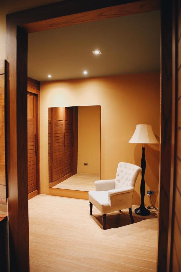 Hotel De L'Amour Sha Plus Prakhon Chai Ngoại thất bức ảnh