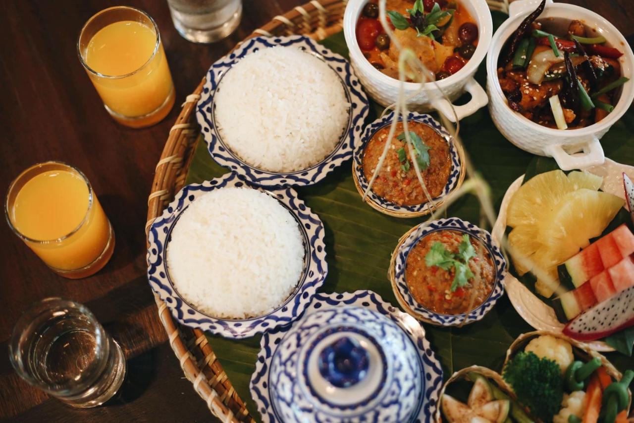 Hotel De L'Amour Sha Plus Prakhon Chai Ngoại thất bức ảnh