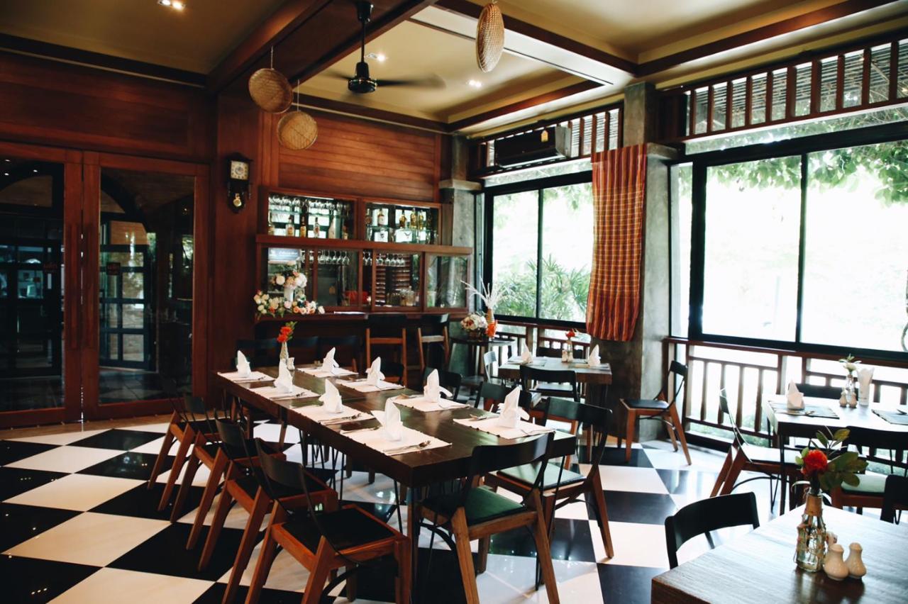 Hotel De L'Amour Sha Plus Prakhon Chai Ngoại thất bức ảnh