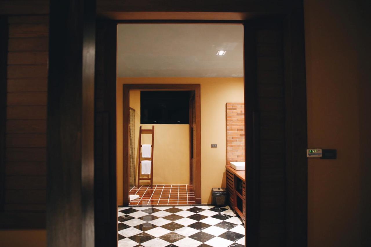 Hotel De L'Amour Sha Plus Prakhon Chai Ngoại thất bức ảnh