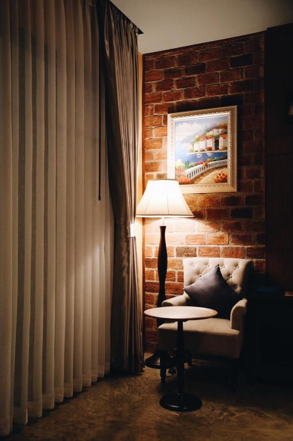 Hotel De L'Amour Sha Plus Prakhon Chai Ngoại thất bức ảnh