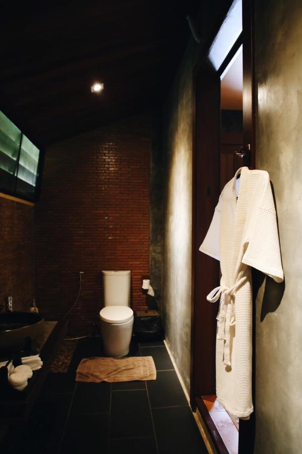 Hotel De L'Amour Sha Plus Prakhon Chai Ngoại thất bức ảnh