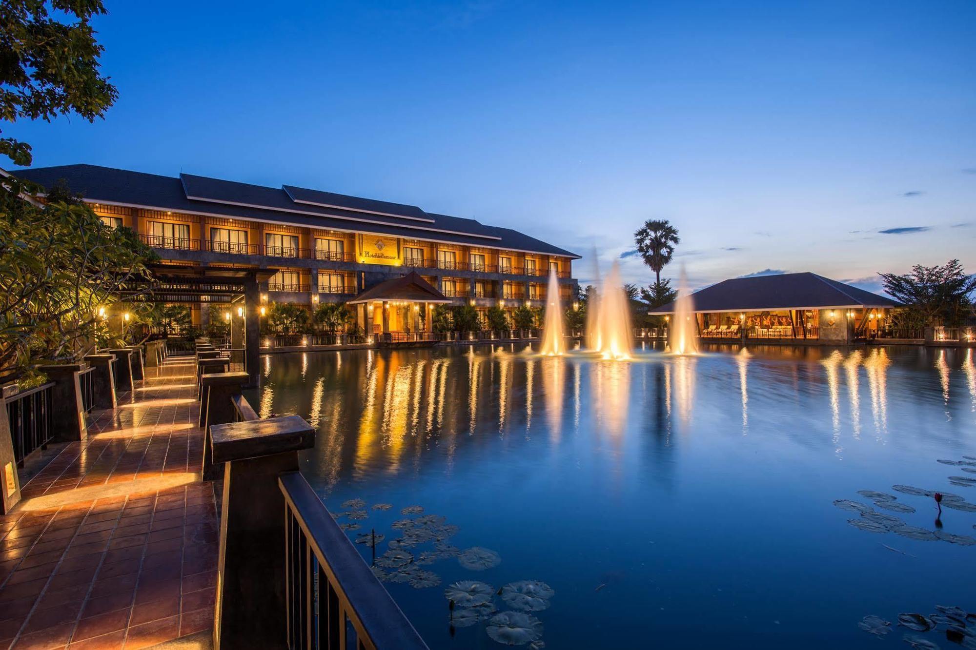 Hotel De L'Amour Sha Plus Prakhon Chai Ngoại thất bức ảnh